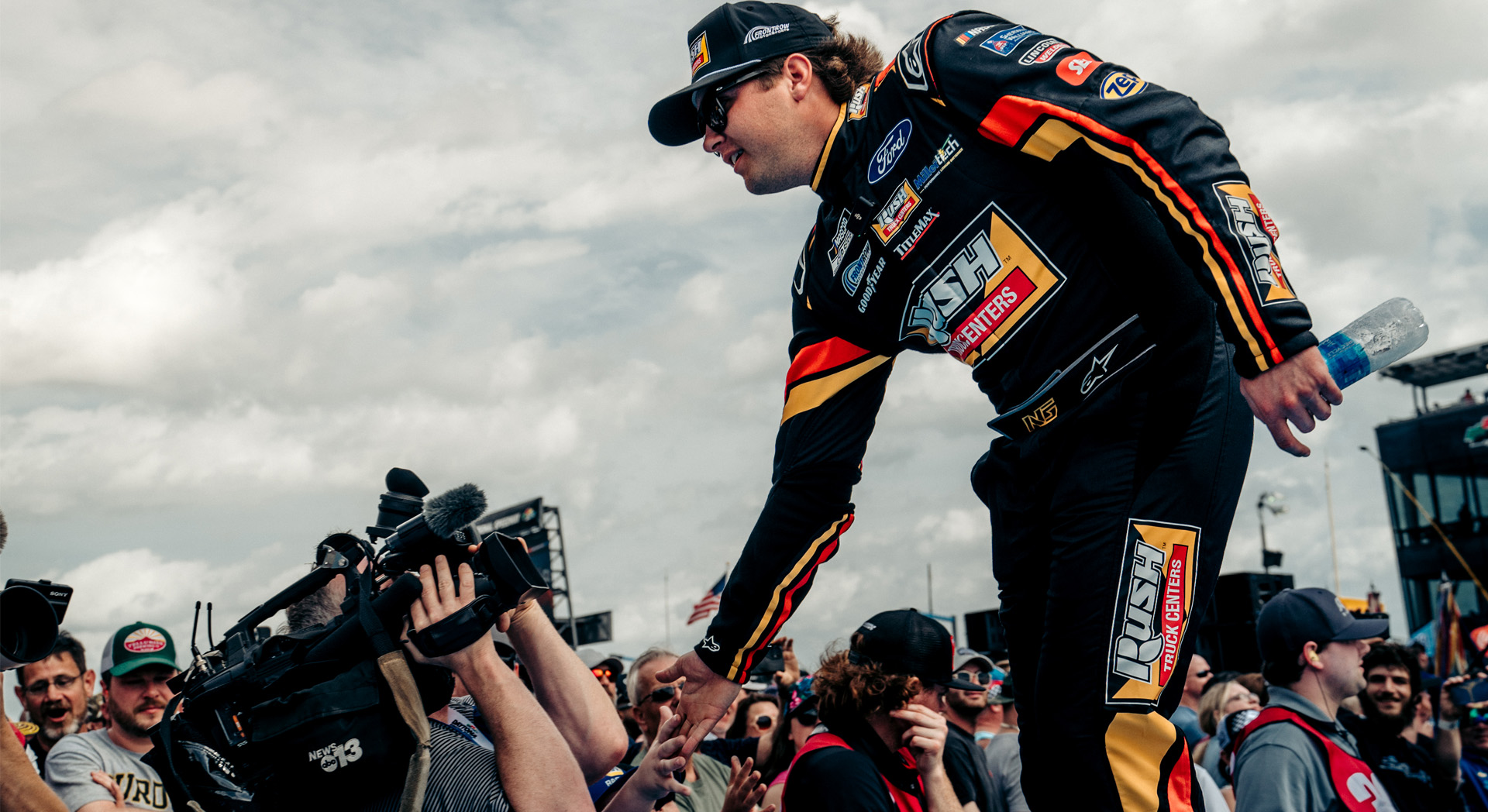 athletes-photo-slider_0001_Layer 12